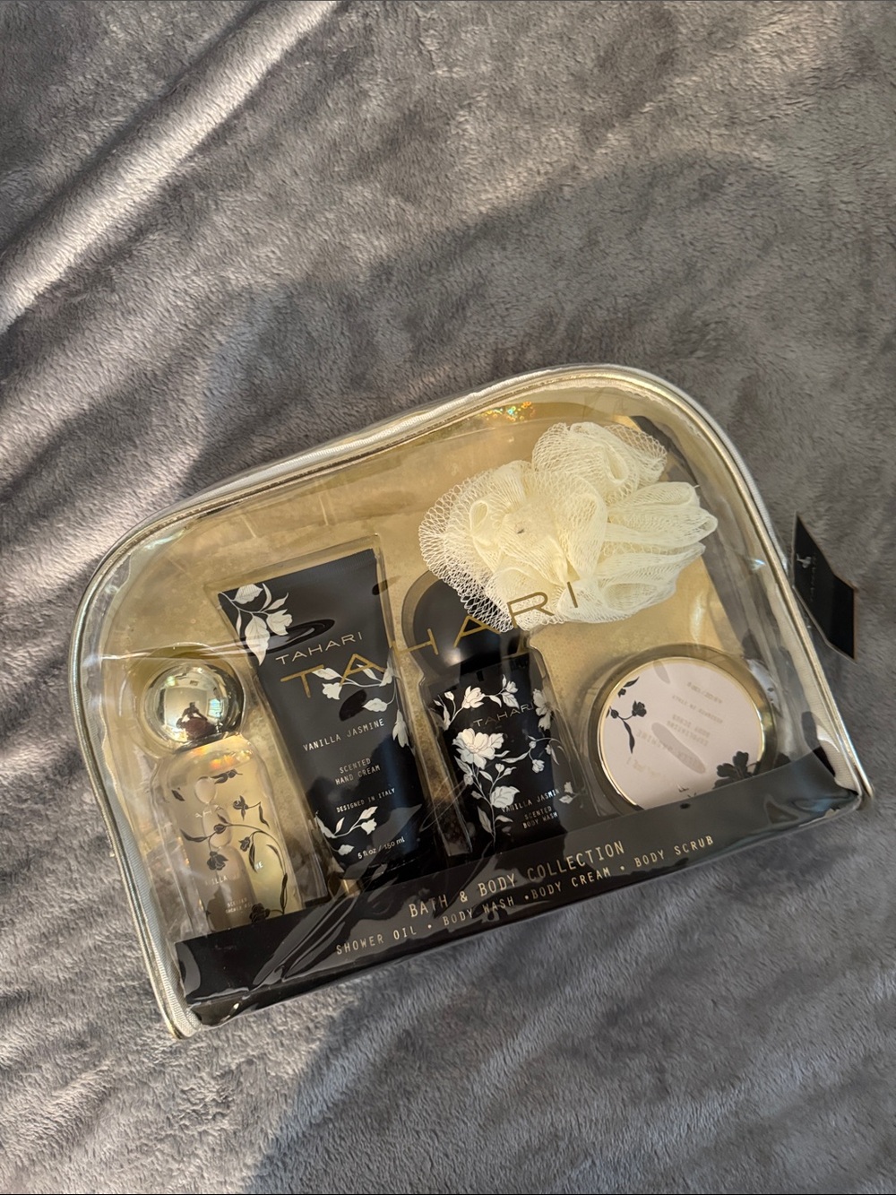 Tahari Black and Cream Bath & Body Gift Set